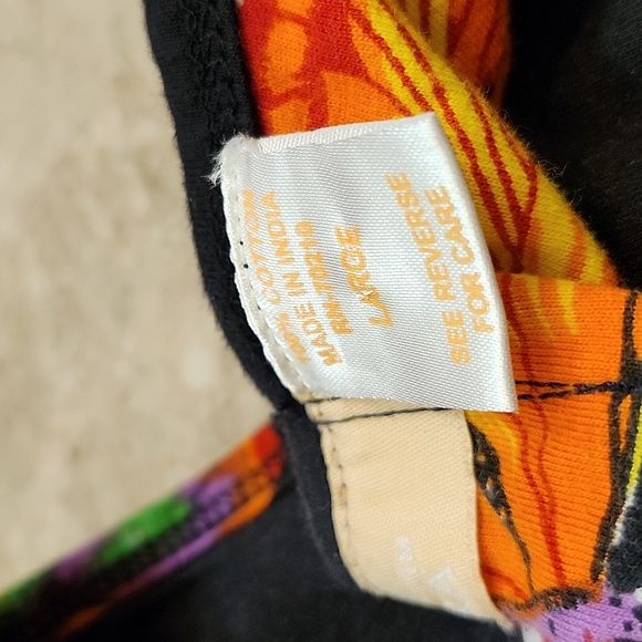 Woman's dress - Picture 2 of 3